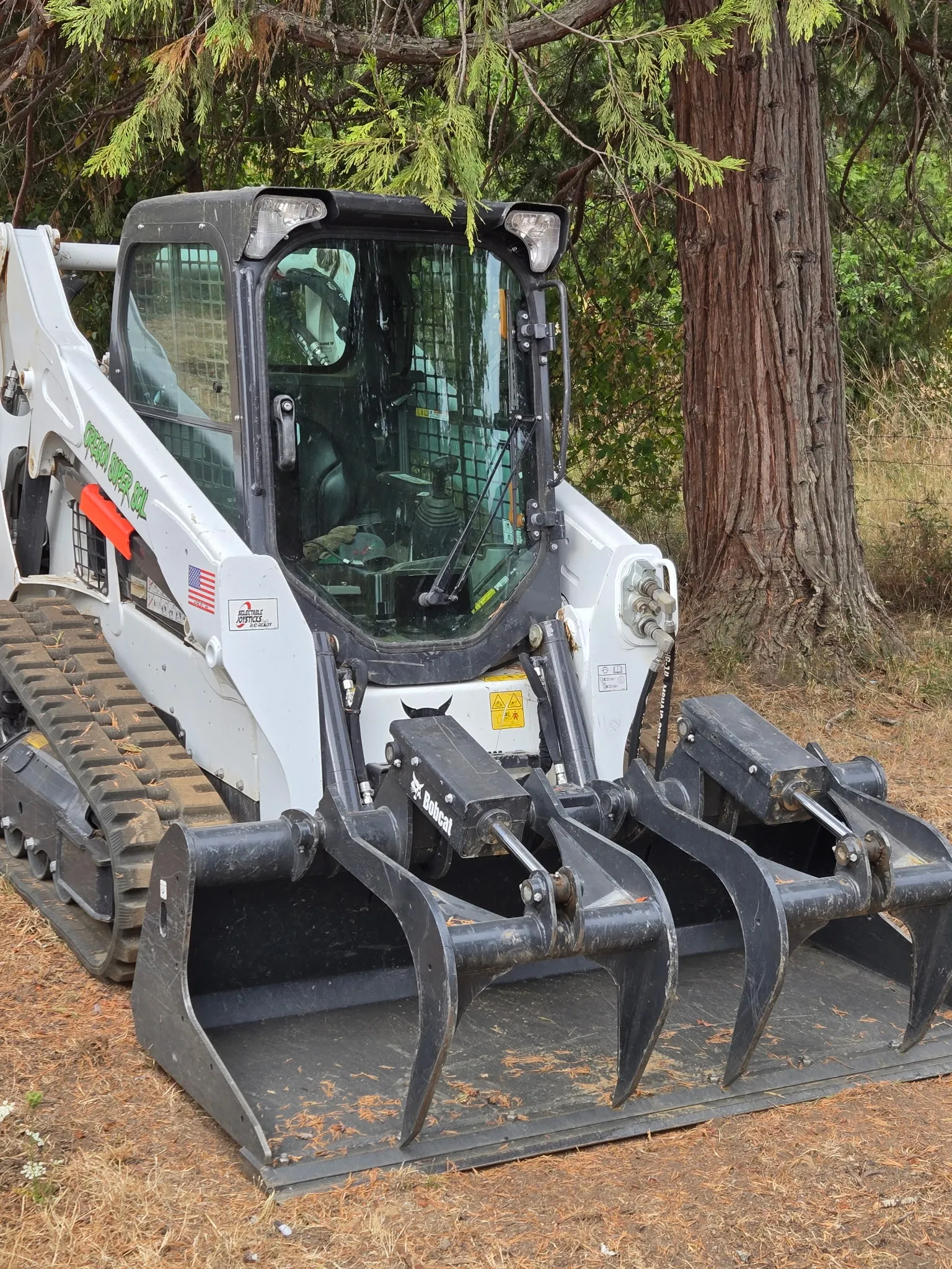 Bobcat GrappleBucket 1